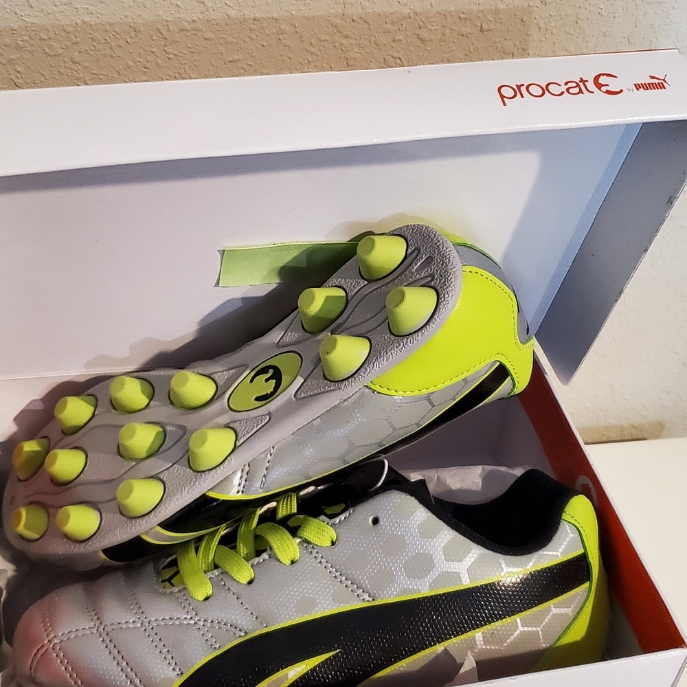 Soccer cleats
